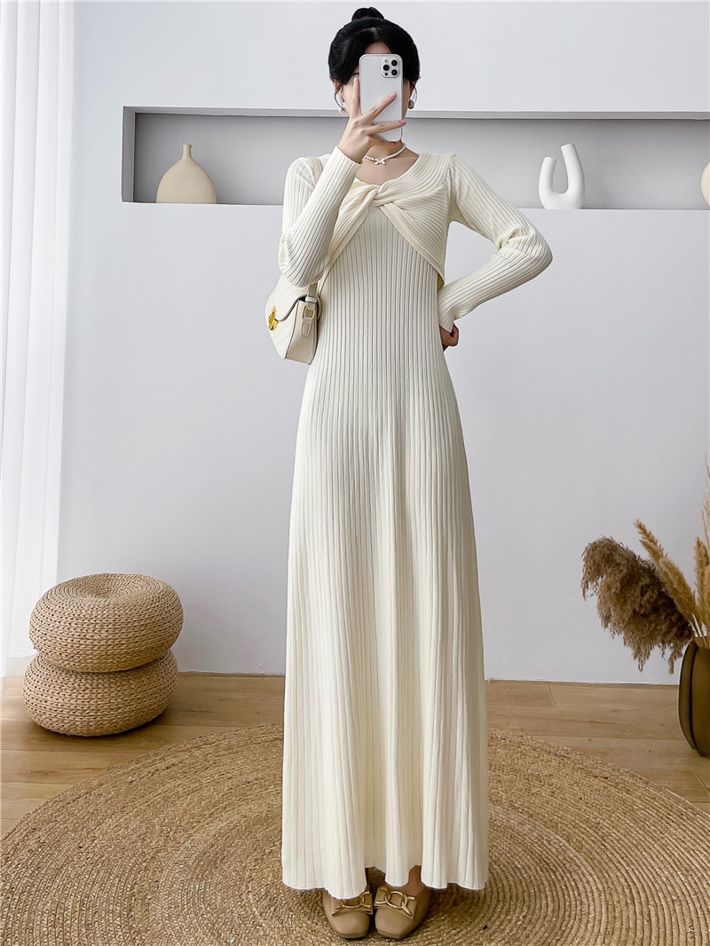 優しいウエスト薄いニットワンピースワンライン襟ロングスカートボトムロングドレスの女性の秋と冬の内側