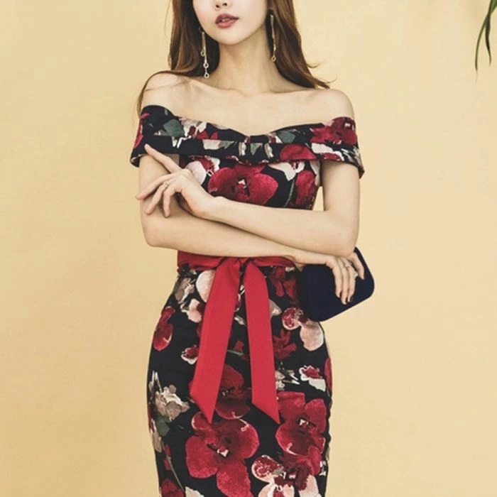 ワンピース ドレス 個性的 プチプラ 韓国 キャバ オフショルダー 赤 黒 花柄 タイト フラワープリント クラシカル レトロ エレガント キャバドレス ウエストリボン レッド ブラック セクシー タ