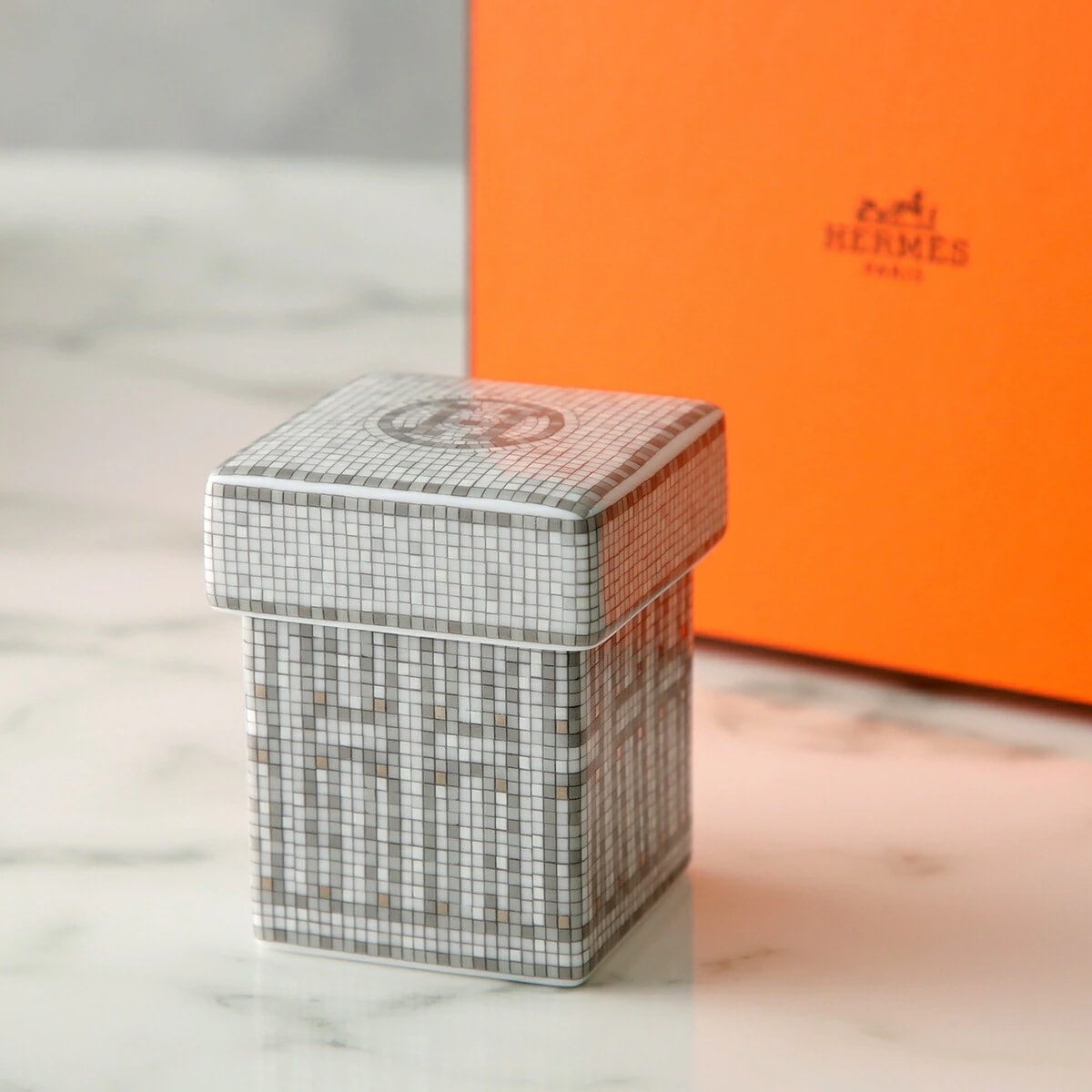 HERMES エルメス ティーキャディー Masaique au 24 Mug モザイク ヴァンキャトル Petite boite 035061P 紅茶缶 小物入れ 陶器【返品交換不可】 28,993円