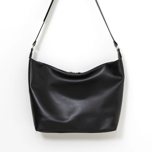 レザークロスバッグ 黒色 ノートパソコン 15インチ収納