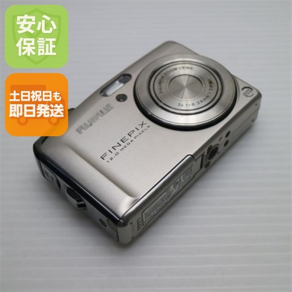 美品 FinePix F50fd シルバー FUJIFILM デジカメ 49