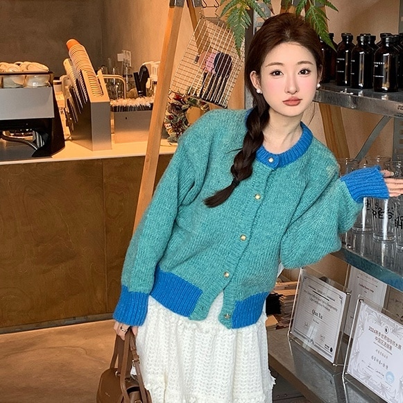 トップス カーディガン 長袖 ニットカーディガン ラウンドネック ミディアム丈 前開き デザインボタン ニット かわいい 大人可愛い きれいめ シンプル 上品 おしゃれ かっこいい カジュアル レトロ 8,716円