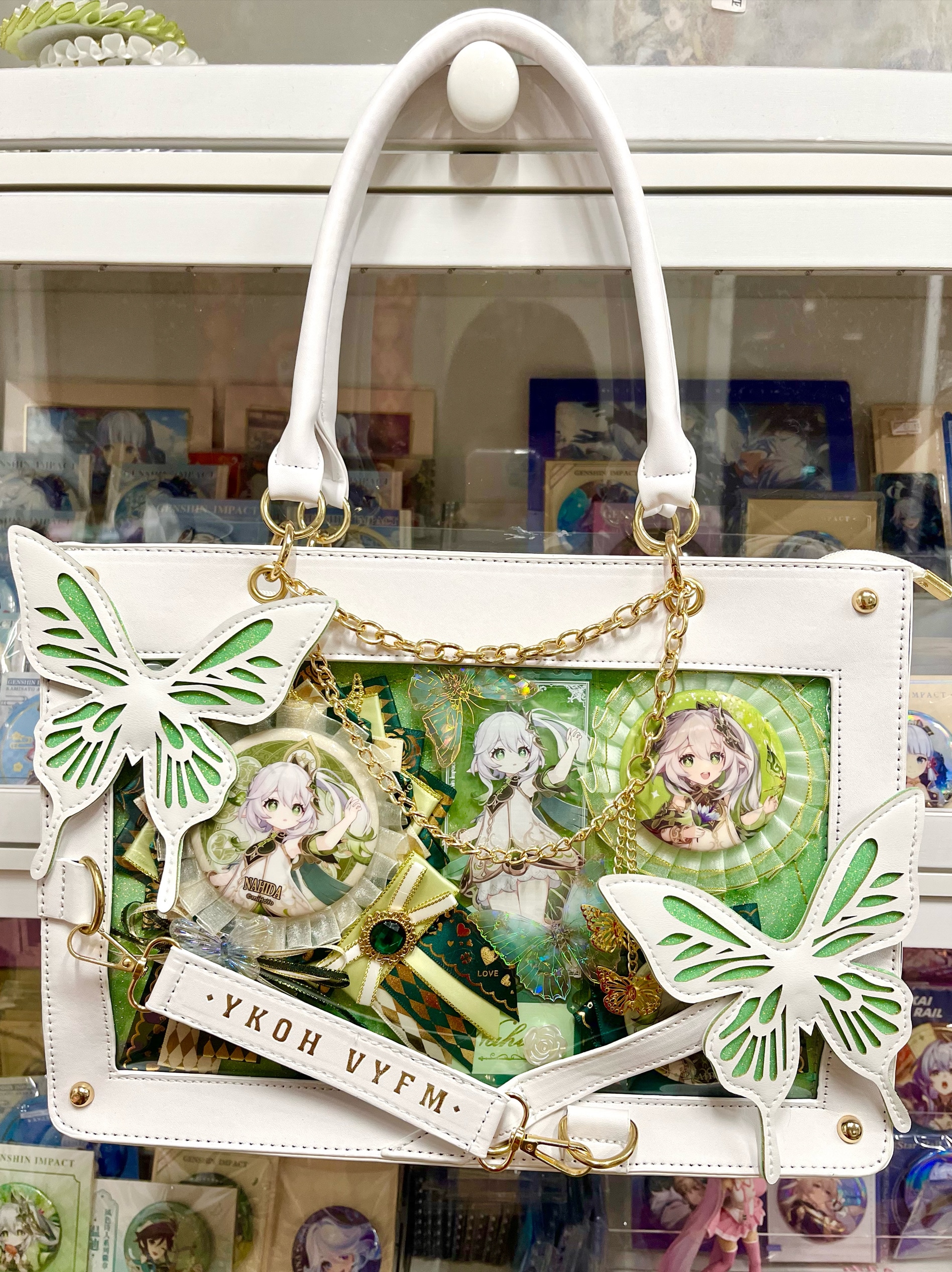 痛包完成品の元神納西達は斜めに痛み板を包んでいます