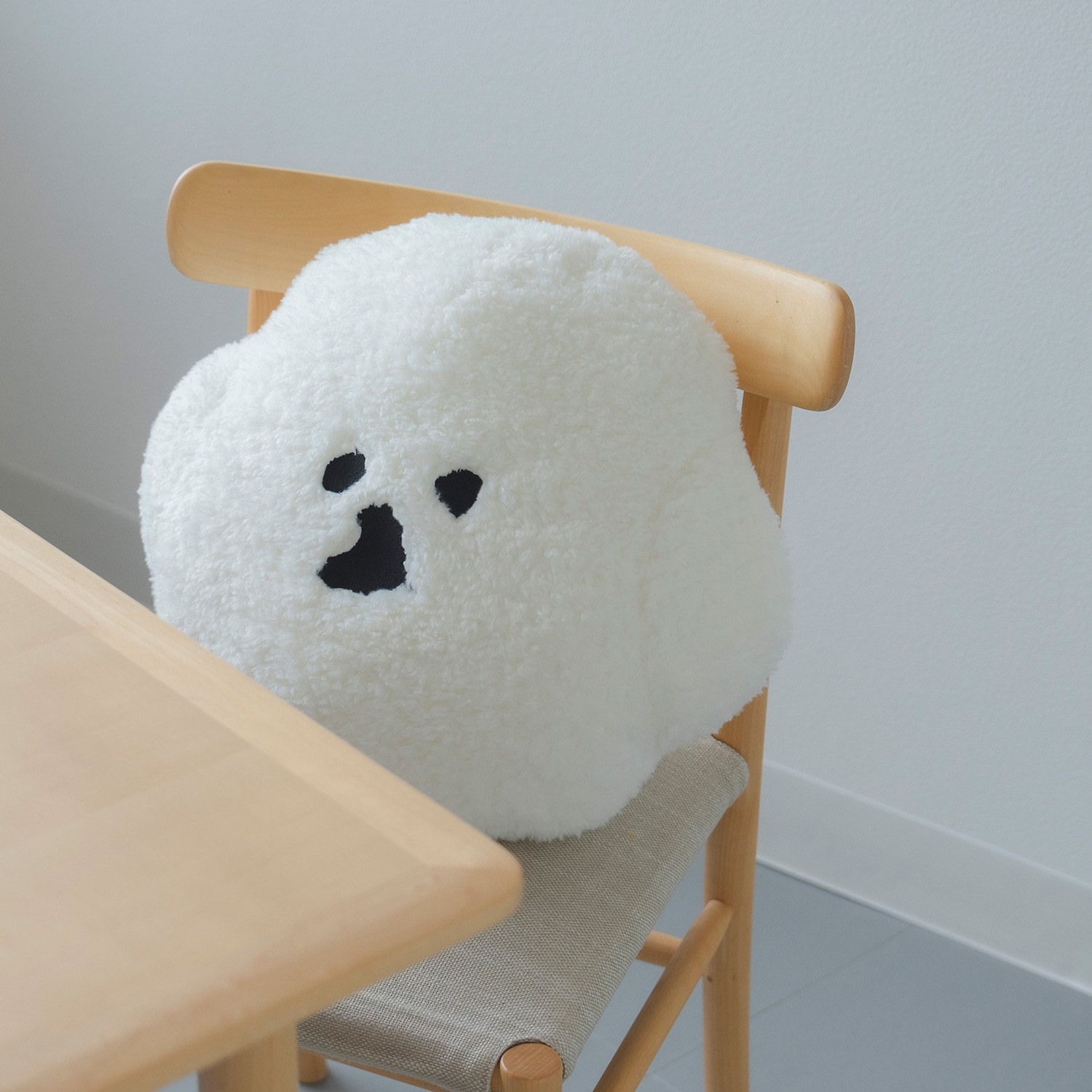 クッション KAO フロアクッション 犬 イヌ ぬいぐるみ 大きい 塩川いづみ ビション フリーゼ 32110333-00-00