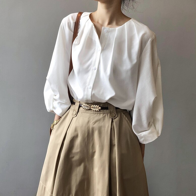 ブラウス　トップス シャツ　襟なし　クロップド　白シャツ　甘め　春　秋　Vネック　フレア　ワイド　オーバーサイズ　フリル　シースルー　シフォン袖　ふわふわ　キレイ目　おしゃれ　大人可愛い　エレガント 5,078円