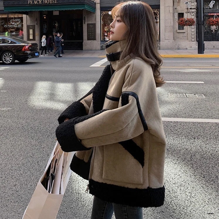 暖かい ウール ボア ジャケット コート アウター 上着 ボアブルゾン ショート ショート丈 袖あり 長袖 ドロップショルダー 襟付き スタンドカラー もこもこ モコモコ ふわふわ ファスナー 前開き