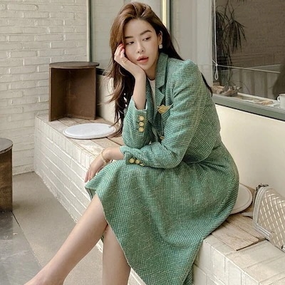 2025春 セレブな雰囲気小西コート+ウエストカット ハーフスカート2着を着ます