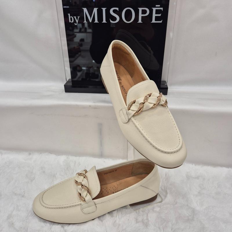 By 女性 チェーン ポイント ローファー 112HT419TI012 IVORY 1 JJ