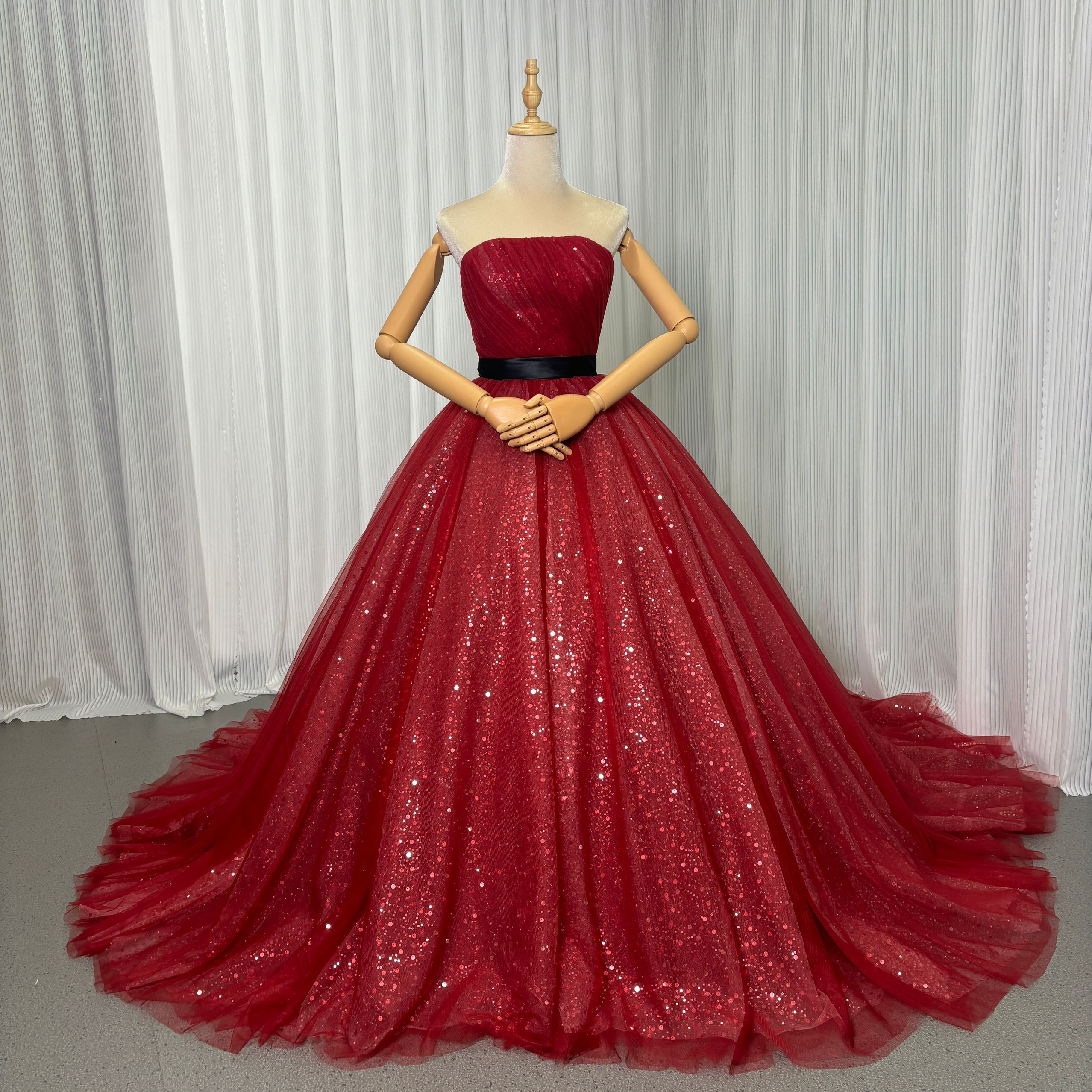 カラードレス ボルドー色 ベアトップ キラキラスパンコール ロングトレーン 花嫁