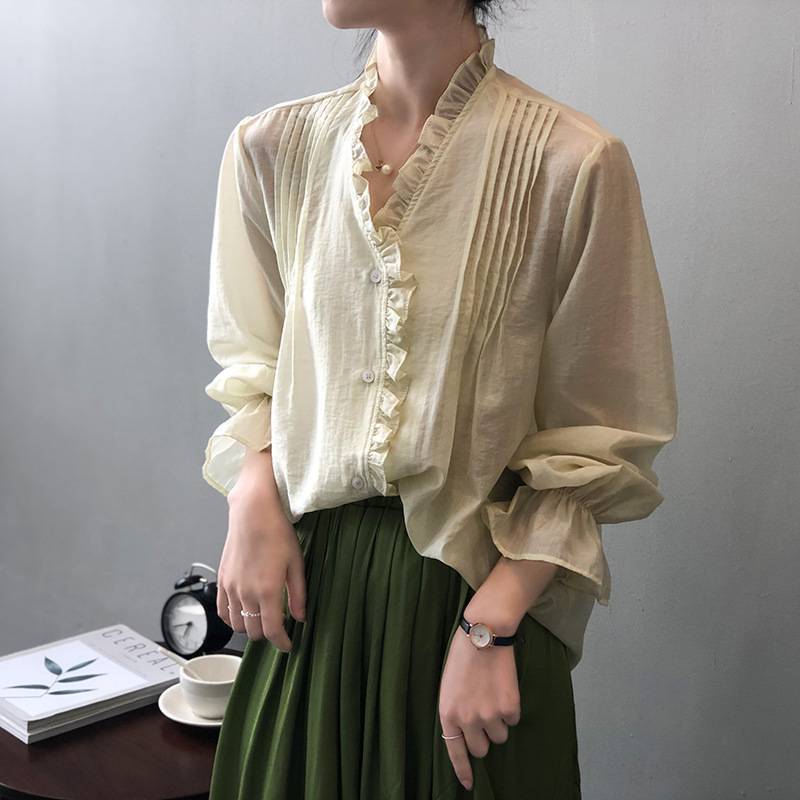 ブラウス シアー シャツ レディース トップス 人気 おすすめ おしゃれ お洒落 激安 安い プチプラ 長袖 ロング 美シルエット 華奢見え フリル Vネック 透け感 ラッフルカフス 新作