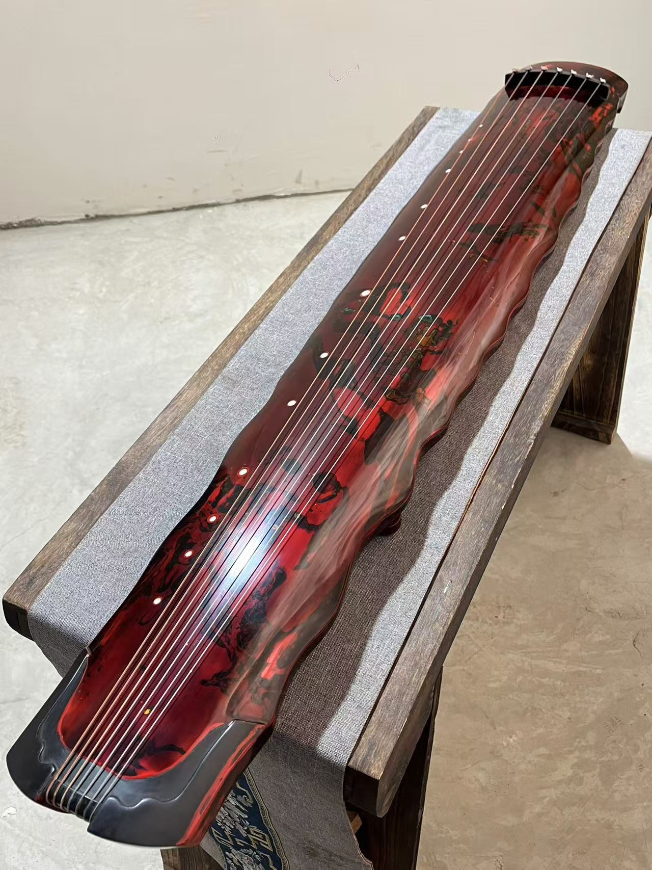 古琴 落霞式 スギ 朱砂紅 中国の弦楽器