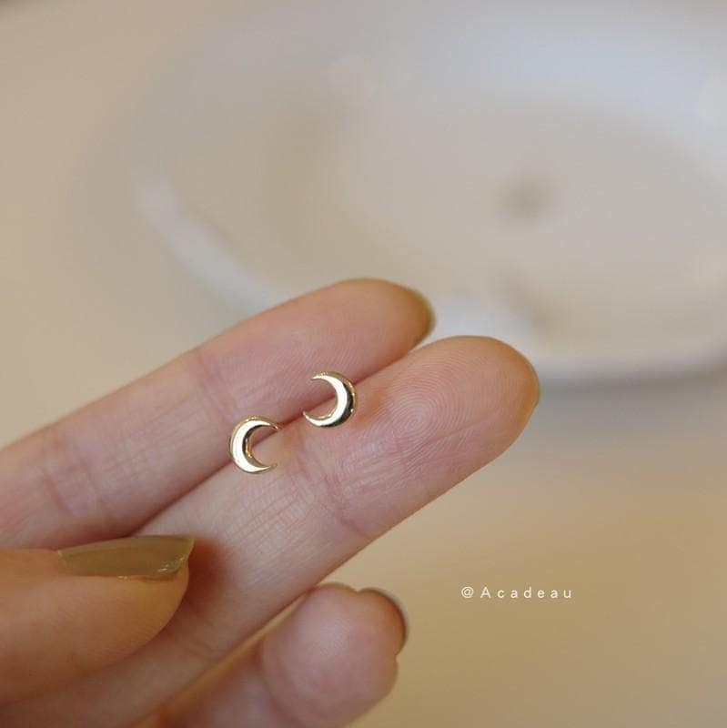 s925銀 春春冬のピアス 日韓 月 ピアス 14金メッキ仕上げ シンプル 高級感 母の日