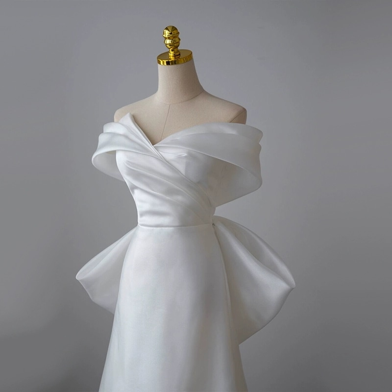 ウェディングドレス レディース 二次会 花嫁ドレス 結婚式 パーティードレス スレンダーライン レトロ フェミニン オフショルダー クラシカル 袖なしバックリボン ロングドレス(M-0017) 10,626円