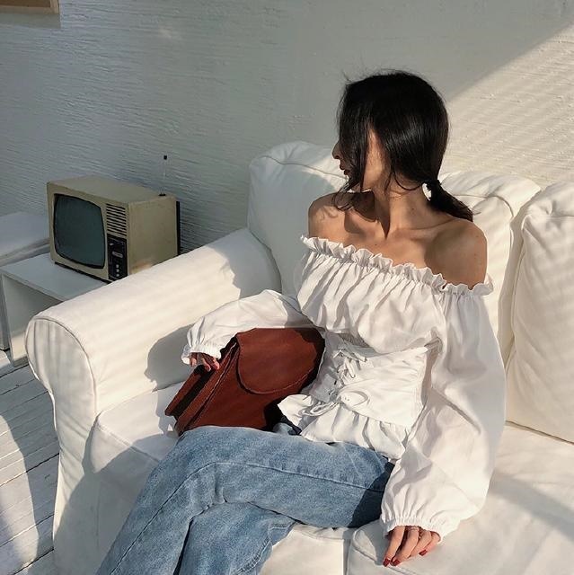 2249.レースアップ　フリル オフショルダーブラウス(ホワイト)　 2019 春夏 新作 大人 かわいい カジュアル きれいめ OL 20代 30代 デート服 女子会