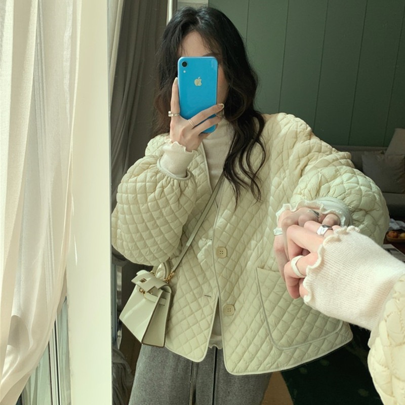 アウター レディース ショート丈 M L 韓国 長袖 Vネック ノーカラー キルティング かわいい 大人可愛い きれいめ シンプル カジュアル 大人 おしゃれ お洒落 かっこいい レトロ こなれ感