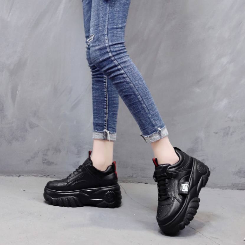 シークレットシューズ シューズ 靴 くつ クツ スニーカー ヒール ハイヒール 厚底 8cmヒール ラウンドトゥ 痛くない 歩きやすい 疲れにくい PU シンプル カジュアル おしゃれ お洒落 4,351円