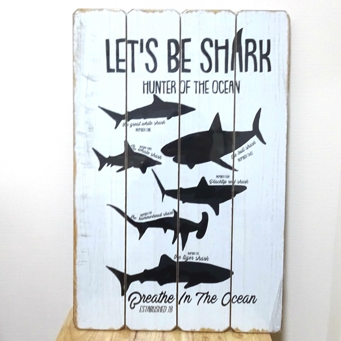 メーカー再生品 アメリカン看板 ウッドボード 木製看板 Lets Be Shark サメ 海 サーファー サーフィン ガレージ リビング 壁掛け 可愛い かわいい おしゃれ カフェ 店舗 飾り レトロ看板 春の新作続々