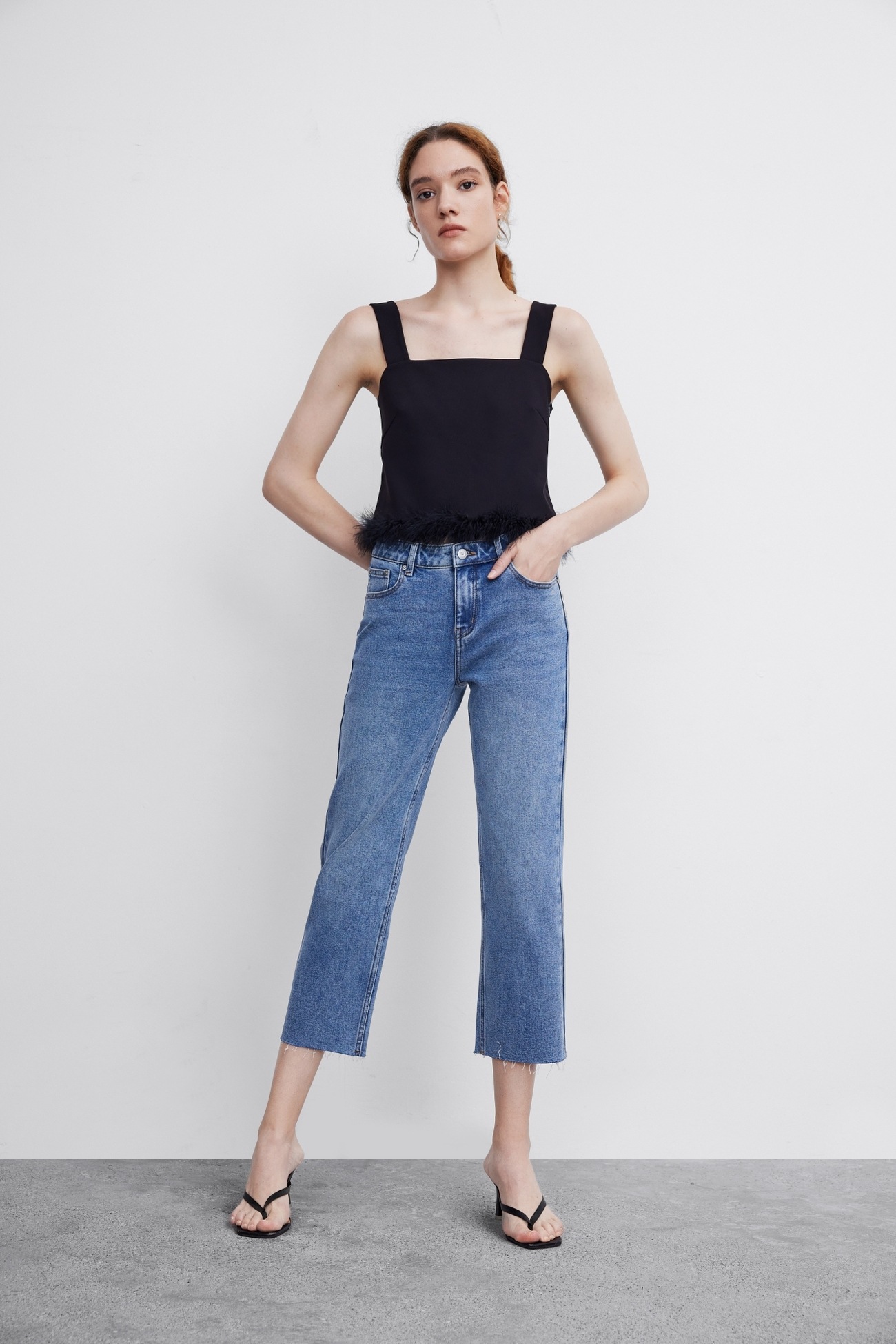 春 夏 秋 デザインセンス ニッチ タイト ショート ファー キャミソール クール シック ブラック XS S M L XL トップス Tシャツ シャツ 袖なし かわいい 大人可愛い きれいめ