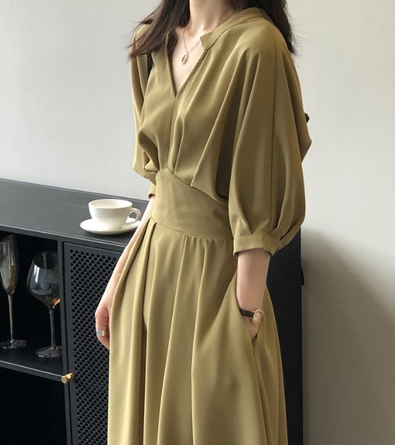 ワンピース モテアイテム エレガント ミモレ ミモレ丈 ドルマンスリーブ Vネック 襟付き フレア Aライン ウエストマーク ハイウエスト ギャザー ギャザー使い 薄手 きれいめ シンプル 上品 7,620円