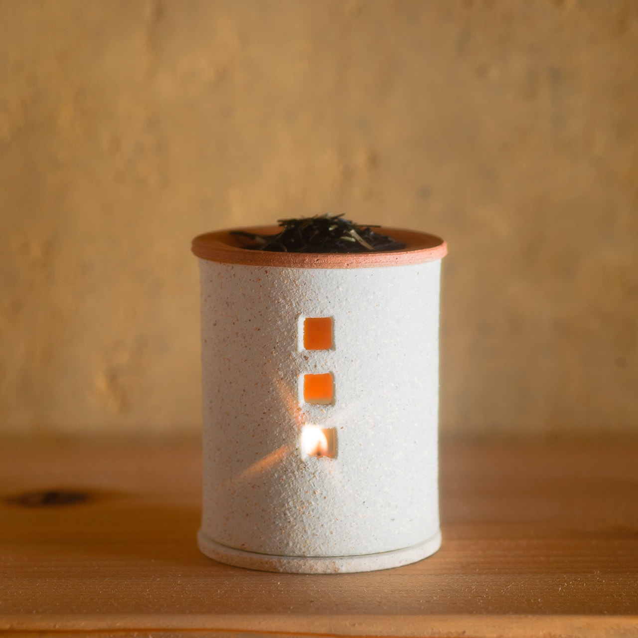 癒やしの手作り陶器 「茶香炉（おうち）- ミニ（シロ）」 季節の変わり目お茶の香りで心も体も整えよう！ Tea Incense Burner,Aroma Lamp,Handmade Pottery