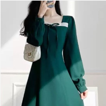 シフォンワンピース トップス フェミニン グリーン 緑 ロング丈 袖あり 長袖 スクエアネック 5,003円