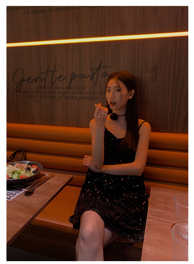 INSスタイルセクシー ギャザリング 2023秋 スパンコール スリム キャミワンピース ミニスカート 宴会場 結婚式