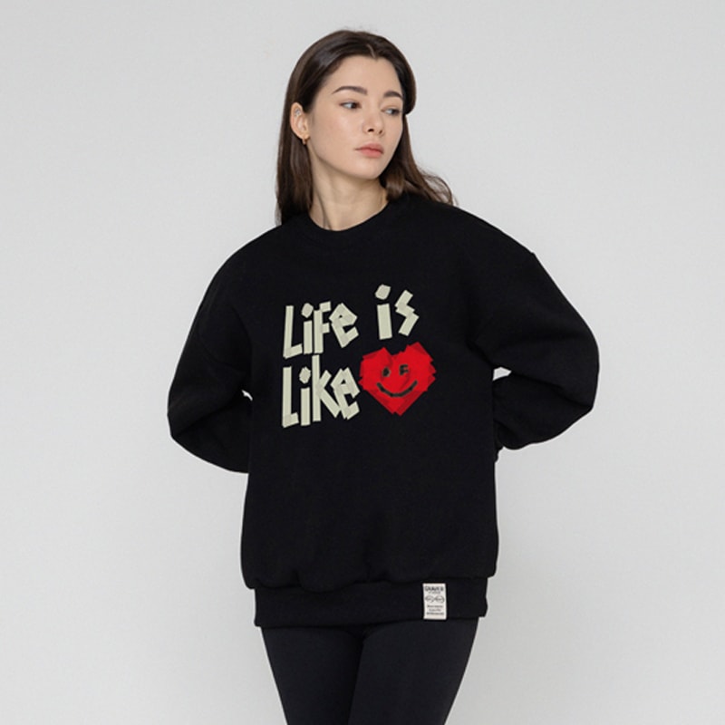 [UNISEX] Tape Heart Smile Sweatshirt_Black