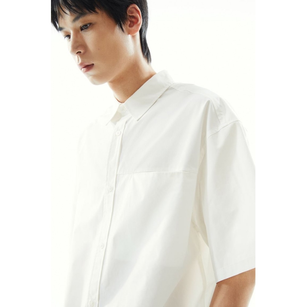 H&M ショートスリーブシャツ ホワイト レギュラーフィット 4,608円