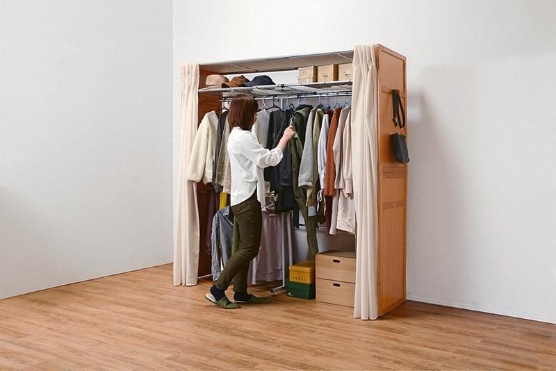 ハンガーラック ワードローブ カバーカーテン 木製 洋服掛け 伸縮 衣類収納 クローゼット 幅115-195cmハンガーラック
