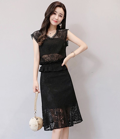A1095.刺繍シースルーペプラムフレアワンピース（ブラック）2019 春夏 sale ドレス エレガント お呼ばれ 結婚式 披露宴 パーティー 女子会 レストラン デート