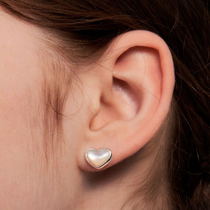 nacre heart earring おしゃれ ピアス 韓国芸能人着用 韓国ファッション