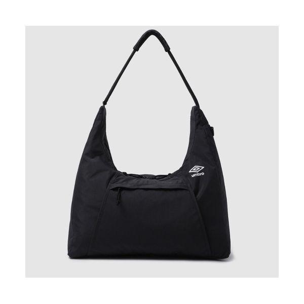ストゥッ軽量ビッグショルダーバッグB1 UR123CBG33 BLK0 MNT0_633165 931034