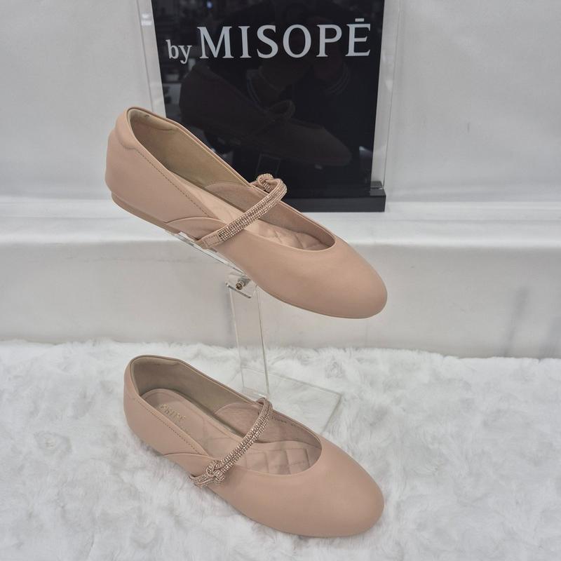 By 女性 ジュエリー ストラップ フラット シューズ 112HT435DS004 ベージュ 1 JJ