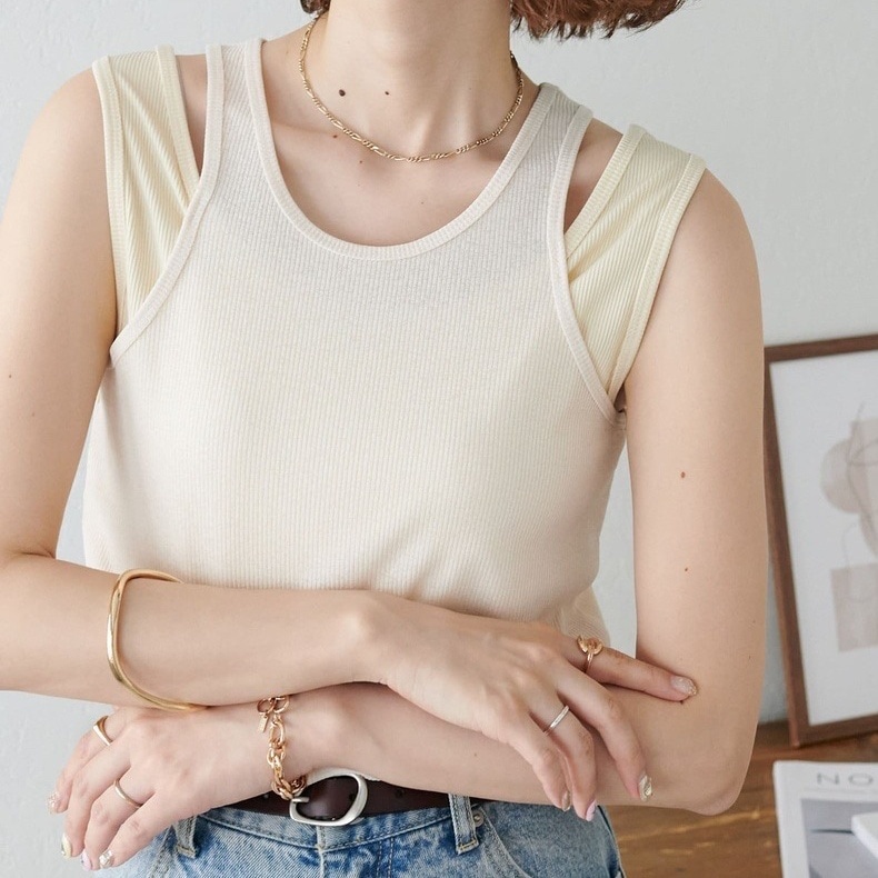 タンクトップ ノースリーブ フェイクツーピース スリム シングルデザイン レディース トップス Uネック 細身 かわいい 大人可愛い きれいめ シンプル カジュアル おしゃれ かっこいい こなれ感