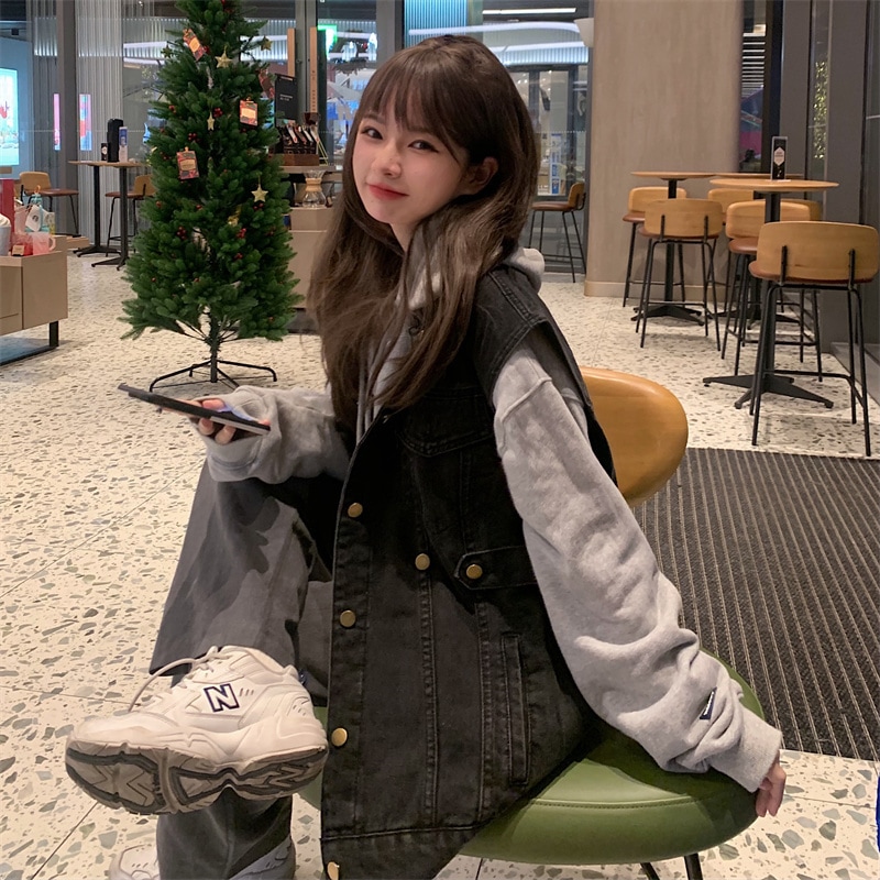 デニムベスト トップス ベスト 袖なし ノースリーブ 襟付き 前開き デニム かわいい 大人可愛い きれいめ シンプル カジュアル 大人 上品 おしゃれ お洒落 大人可愛い 大人女子 こなれ感