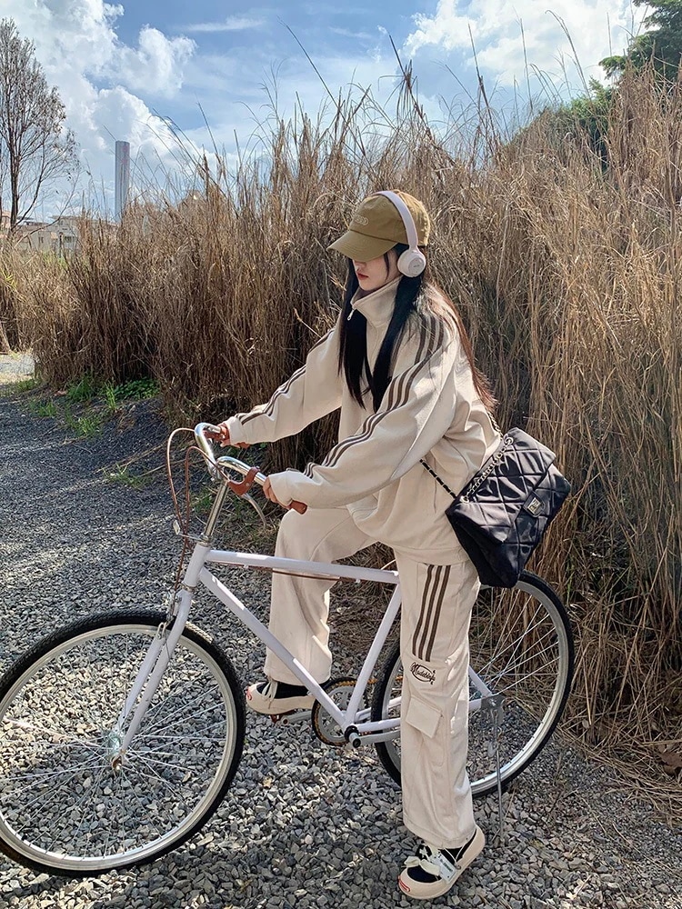 2025 春夏 2点セット トップス ハイネック スタンドネック 羽織り ショート丈 フルパーカー ルーズ サイド上下ボトムス ストレート系冬 ゆったりサイズワイドシルエットリラックストラック