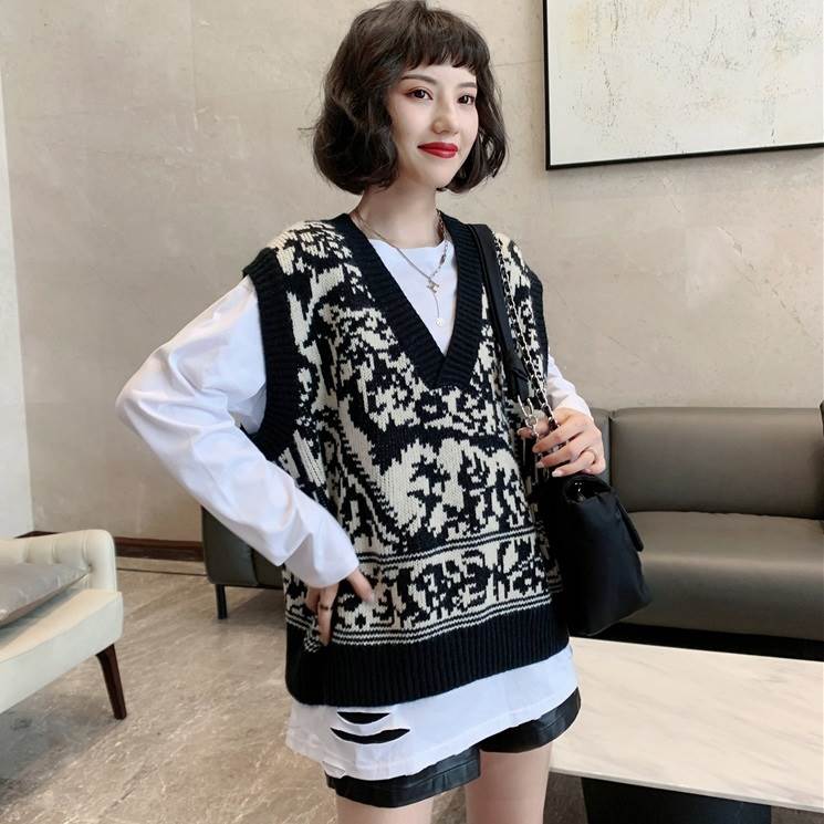 トップス レディース ベスト ノースリーブ Vネック ニット かわいい 大人可愛い シンプル カジュアル フェミニン シック おしゃれ お洒落 おとな こなれ感 ラフ マニッシュ 個性的 レトロ モダ