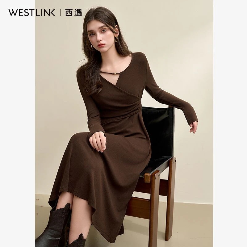 スーツ 結婚式 キャバドレス コーヒー長袖ドレス女性2025新しいVネックビーズホローネックスリムロングドレスドレス パーティードレス ウェディングドレス ドレス