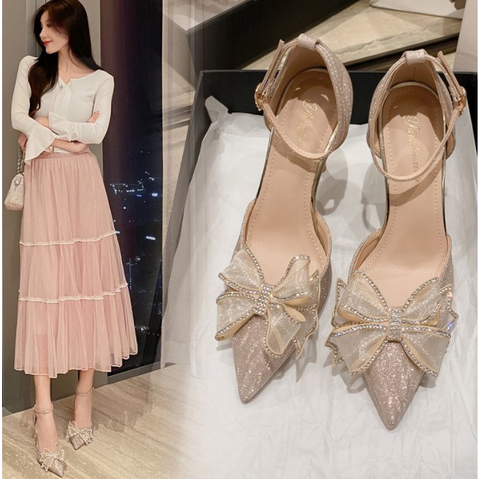 リボン付きパンプス　ポインテッドトゥ　キラキラパンプス サンダル 結婚式パンプス　パーティー　大きい