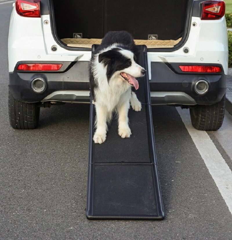 本日の新製品 お安く提供スロープ ペットスロープ ペットステップ 犬 2つ折り ペット用スロープ 階段 ペット用 踏み台 耐荷重75kg 持ち運び 折りたたみ 大型犬 小型犬 老犬大型犬 小型犬 老犬