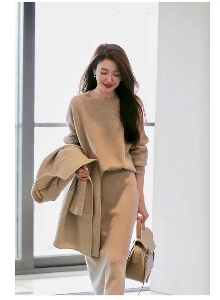 トップス スカート ニットソー セーター 長袖 ラウンドネック ニット 上下セット 2点セット かわいい 可愛い きれいめ シンプル カジュアル おしゃれ お洒落 かっこいい エキゾチック