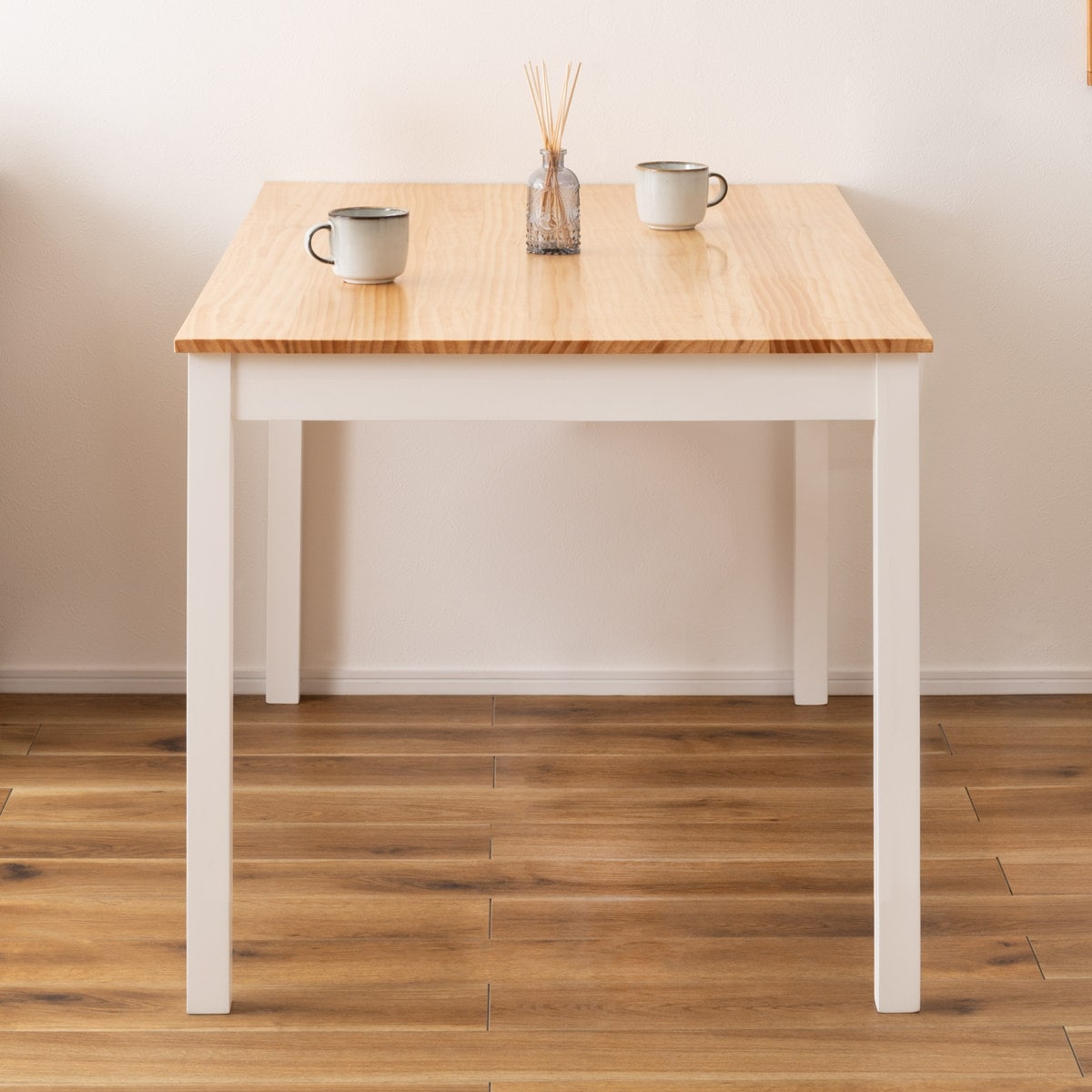 ダイニングテーブル 幅135cm 4人掛け 食卓 ダイニング テーブル 木製 天然木 長方形 四角 カントリー調 北欧 ナチュラル 23,665円