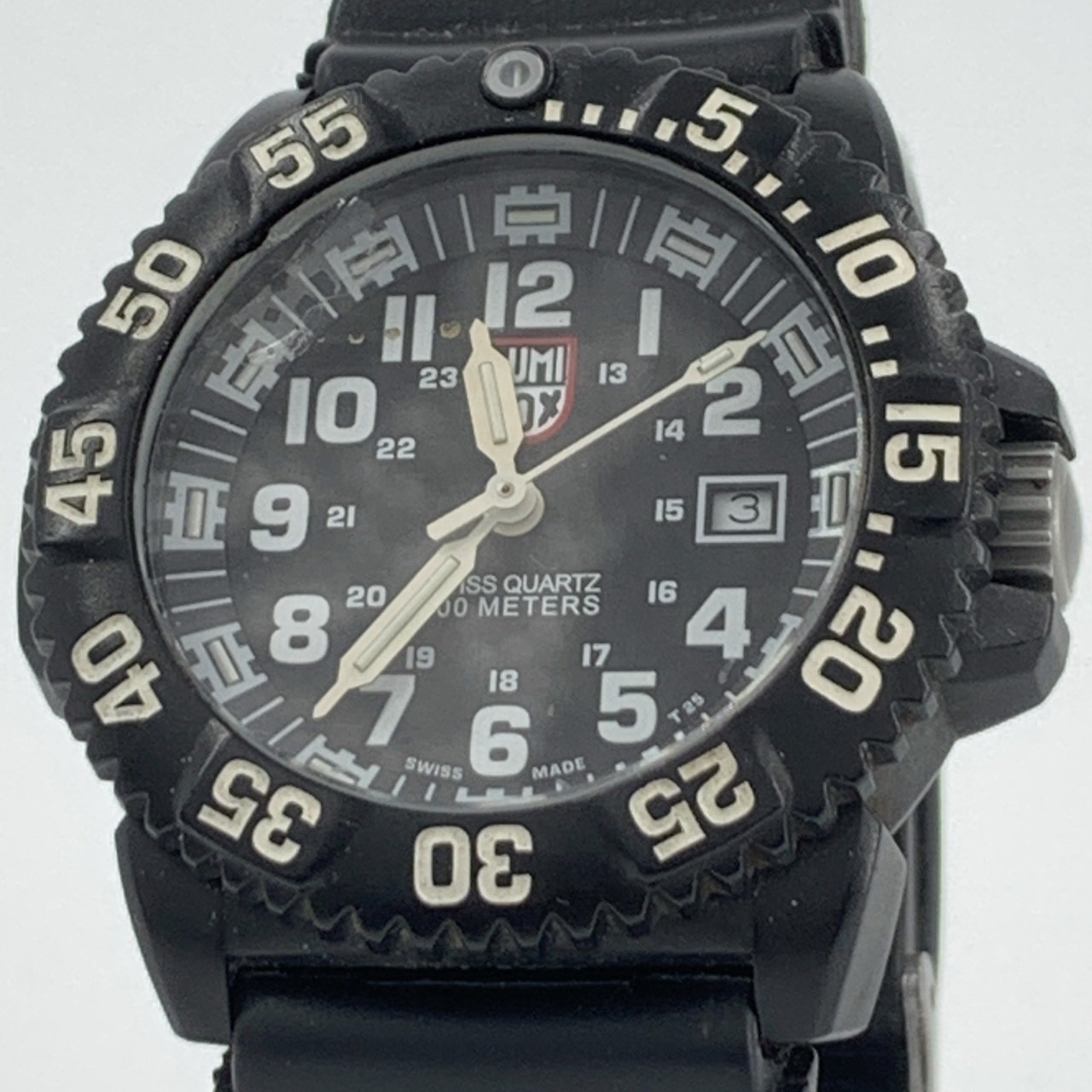3050/3950 Navy SEAL COLORMARK 3050 SERIES ミリタリー ダイバーズウォッチ カーボンケース ブラック文字盤 白文字 デイト メンズ腕時計 20気圧防水 3針