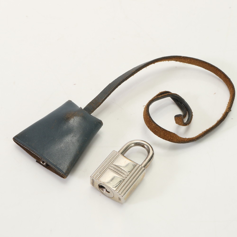 美品 107 カデナ 番キー鍵シルバーパドロック南京錠 バーキン ケリー ボリード バッグ クロシェット ガーデンパーティ エヴリン ゴールド ペガサス 馬 MRM 0919-R11 中古