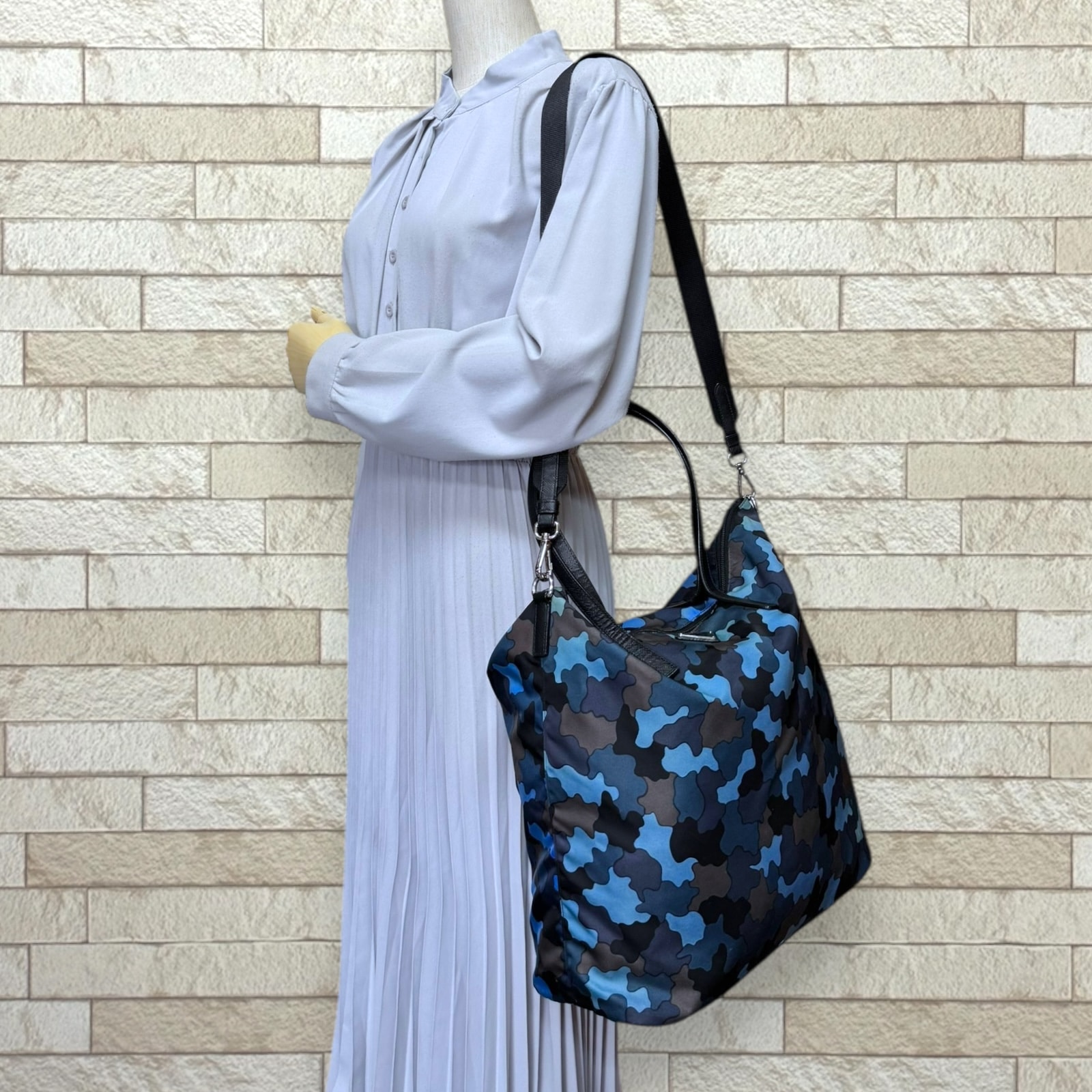 プラダ カモフラ ショルダーバッグ ナイロン 1BG189 ブルー PRADA 中古
