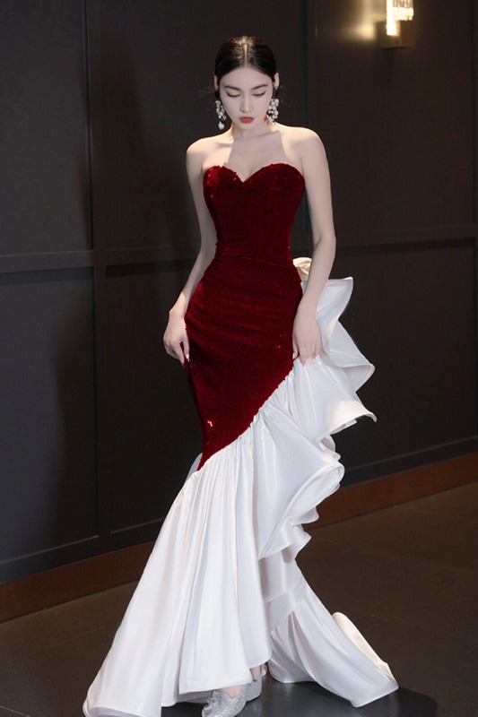 ワインレッドのドレス