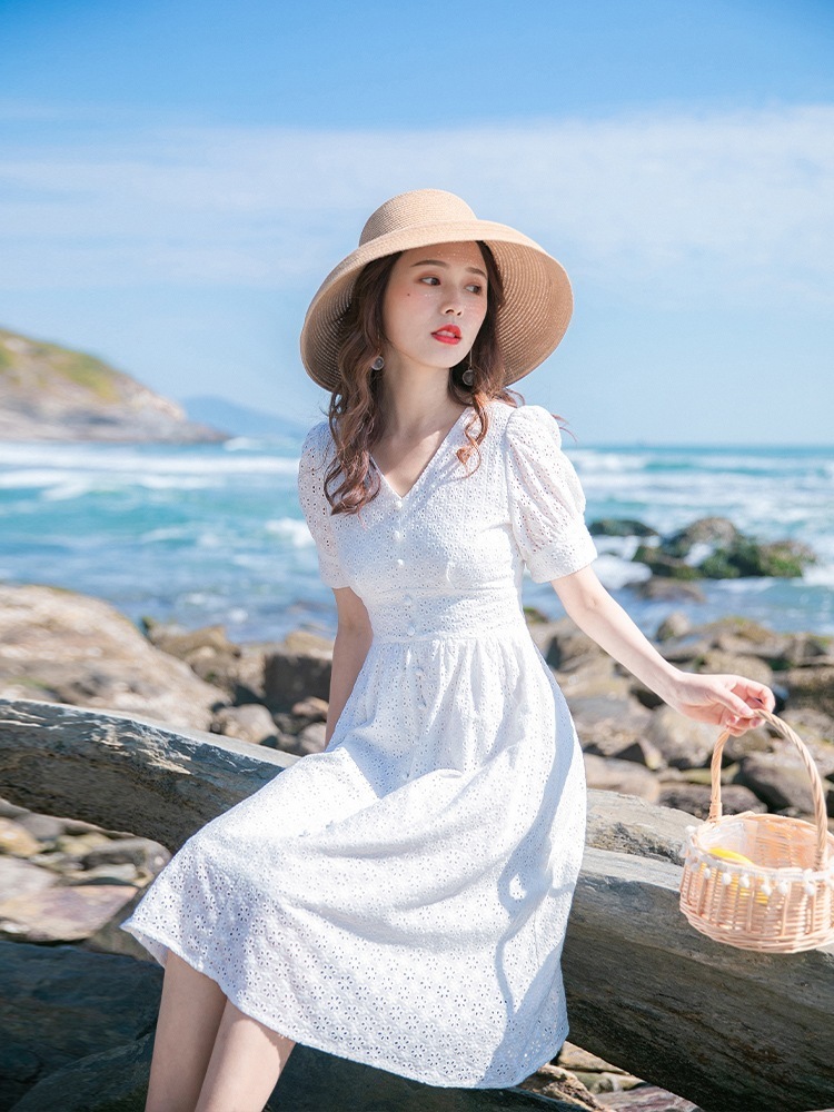 ワンピース ドレス フレアスカート ひざ丈 膝下 ミモレ ミモレ丈 袖あり 半袖 パフスリーブ Vネック セミフレア Aライン ハイウエスト レース 薄手 かわいい 大人可愛い きれいめ シンプル