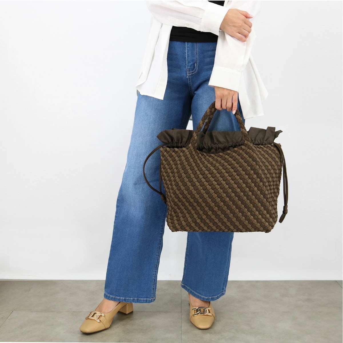 ハンドバッグ MEDIUM ツートンカラー　編み込み トートバッグ 軽量　マザーズバッグにも A4収納可能 2WAY 7色 肩掛けOK メッシュ 鞄 ブランド