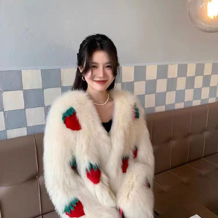 ファーコート韓国ファッション毛皮コートウールコート「ストロベリービート」2025年キツネの毛をかたどった毛織の毛皮コートレディースヤングモデル