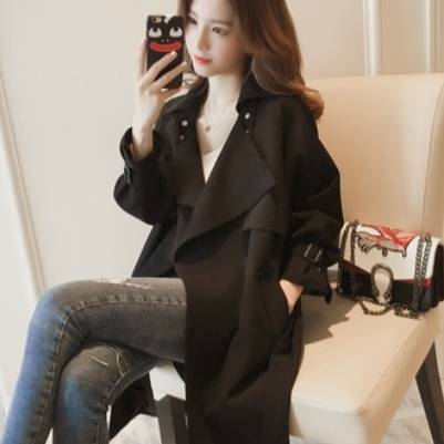 アウター コート ジャケット 膝丈 ミモレ ミモレ丈 袖あり 長袖 Vネック 襟付き ポケット 前開き レザー きれいめ シンプル 大人 上品 おしゃれ お洒落 大人かわいい 大人可愛い かっこいい